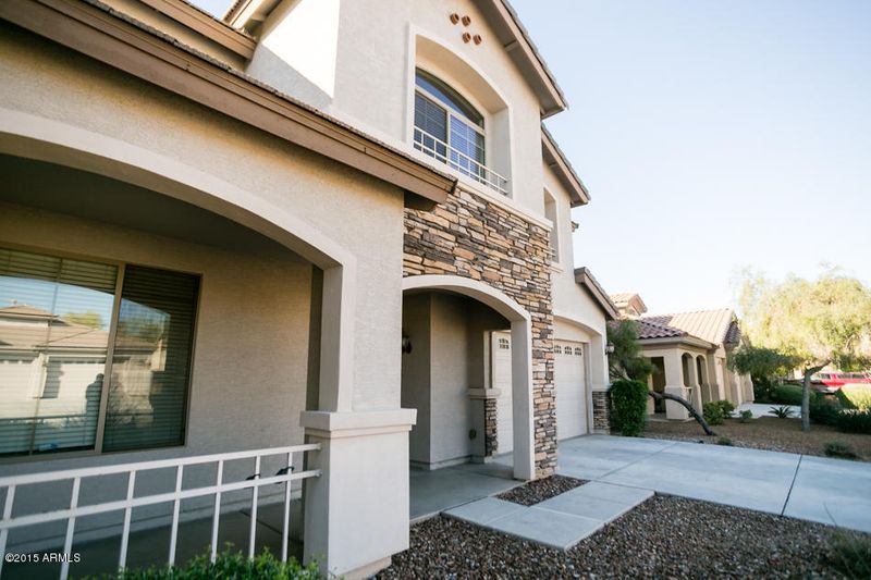 8821 W Midway Ave, Glendale, AZ 85305