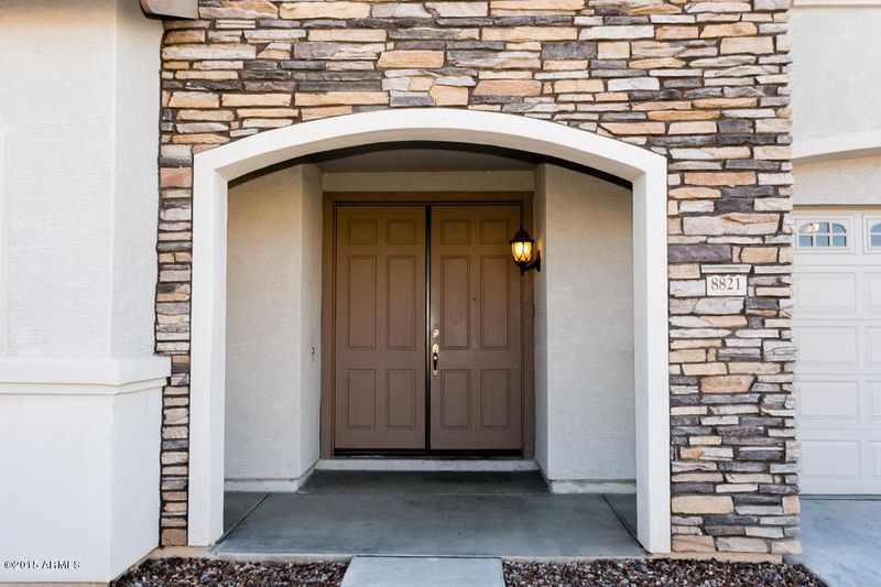 8821 W Midway Ave, Glendale, AZ 85305