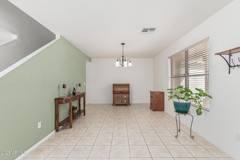 8822 12th St, Phoenix, AZ 85042