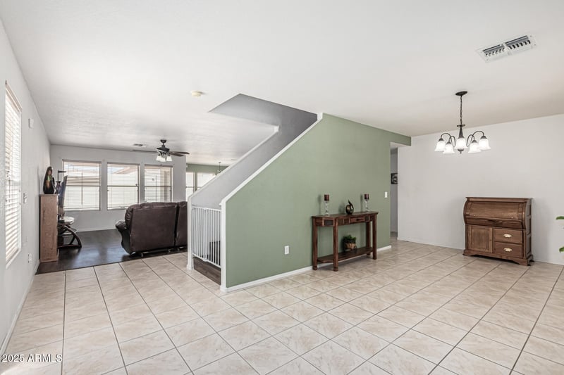 8822 12th St, Phoenix, AZ 85042