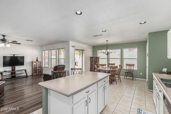 8822 12th St, Phoenix, AZ 85042