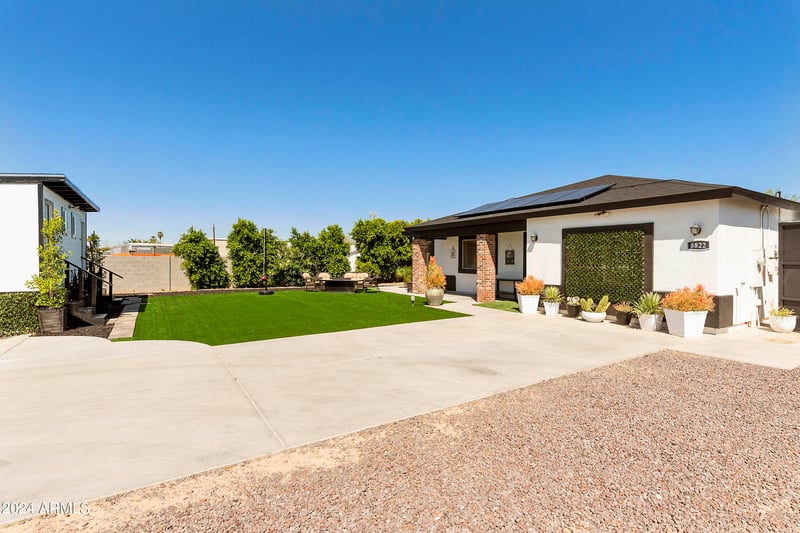 8822 Deer Valley Rd, Peoria, AZ 85382