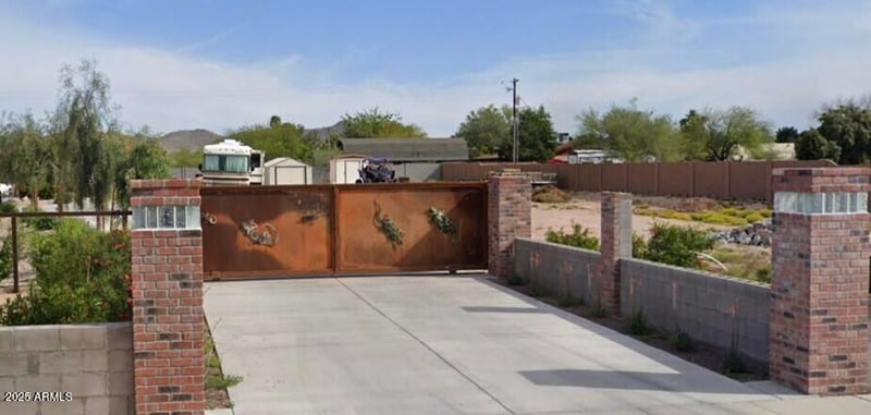 8822 Deer Valley Rd, Peoria, AZ 85382