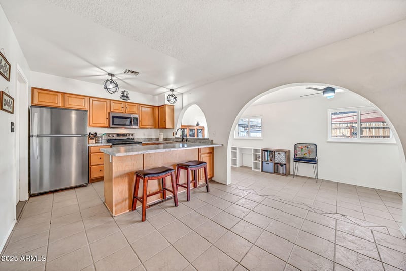 8822 Whitton Ave, Phoenix, AZ 85037