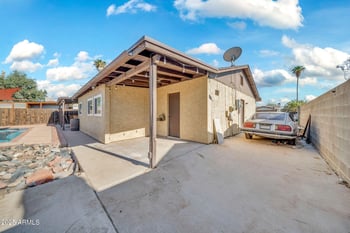 8822 Whitton Ave, Phoenix, AZ 85037