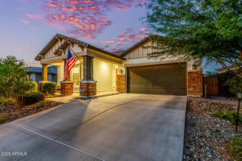 8823 167th Ln, Goodyear, AZ 85338