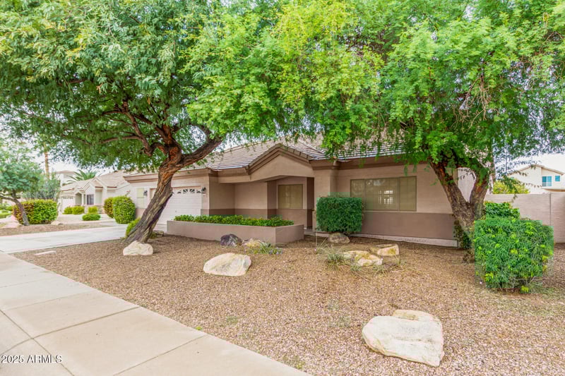 8824 Custer Ln, Peoria, AZ 85381