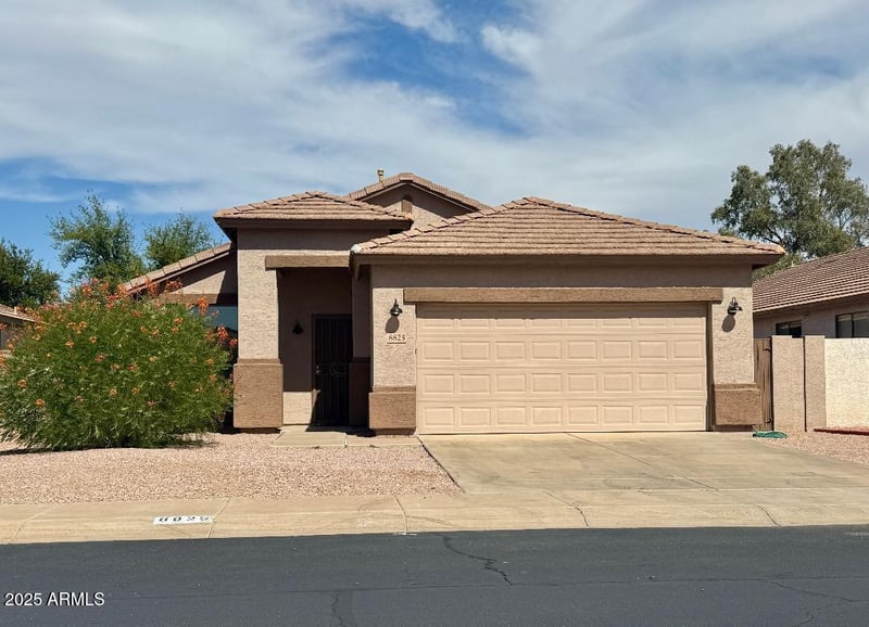 8825 65th Dr, Glendale, AZ 85302