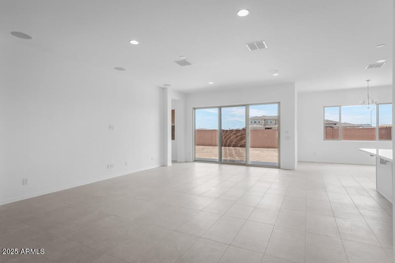 8825 Vermont Ave, Glendale, AZ 85305