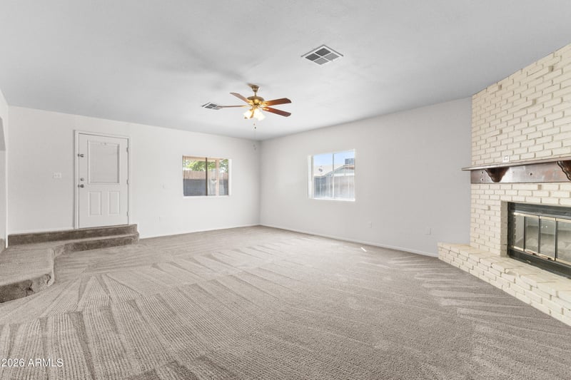8825 Roma Ave, Phoenix, AZ 85037