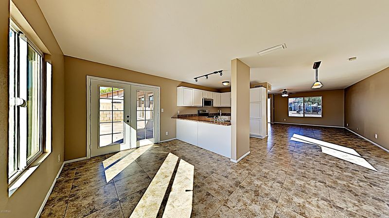 8826 N 50th Ave, Glendale, AZ 85302