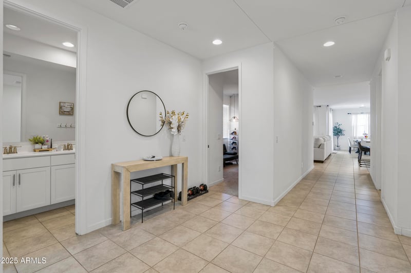 8827 67th Dr, Laveen, AZ 85339