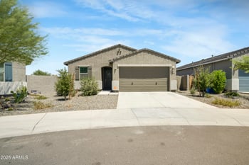 8827 67th Dr, Laveen, AZ 85339