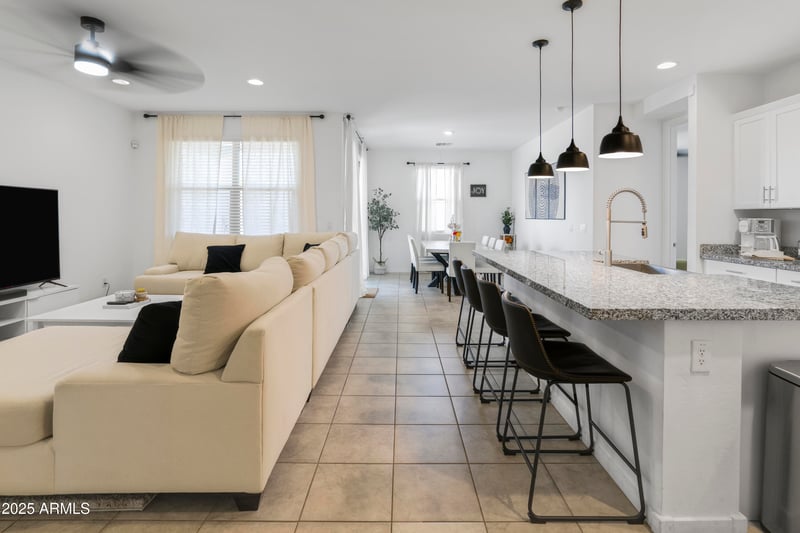 8827 67th Dr, Laveen, AZ 85339