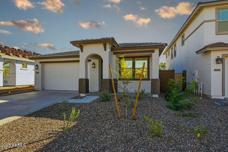 8827 Pasadena Ave, Glendale, AZ 85305