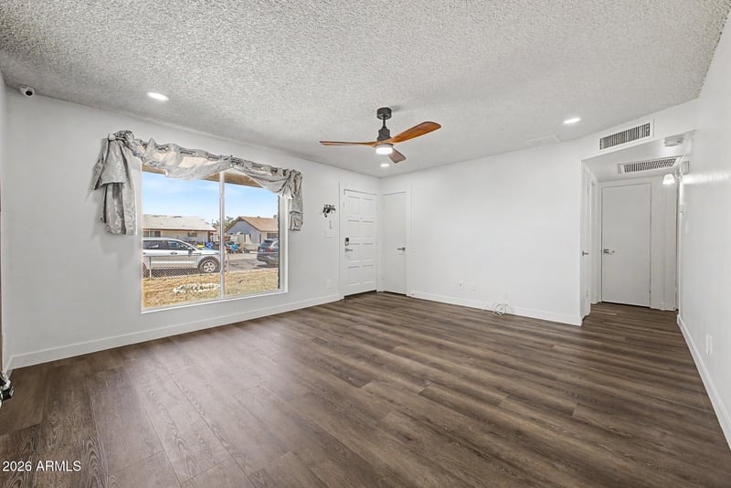 8827 Heatherbrae Dr, Phoenix, AZ 85037