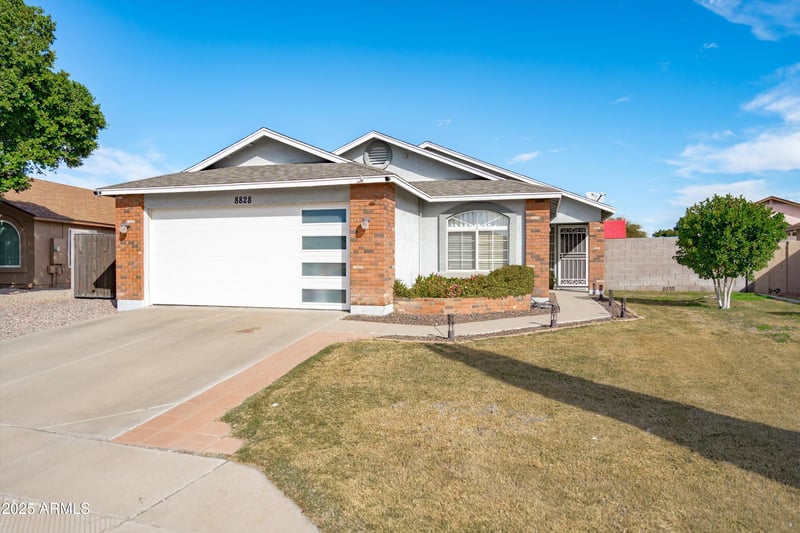 8828 Des Moines St, Mesa, AZ 85207