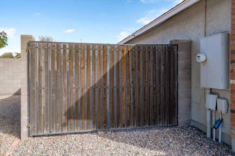 8828 Des Moines St, Mesa, AZ 85207