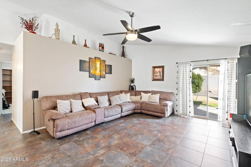 8828 Des Moines St, Mesa, AZ 85207