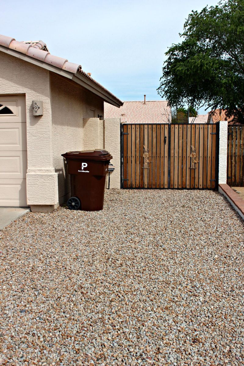 8828 W Wethersfield Rd, Peoria, AZ 85381