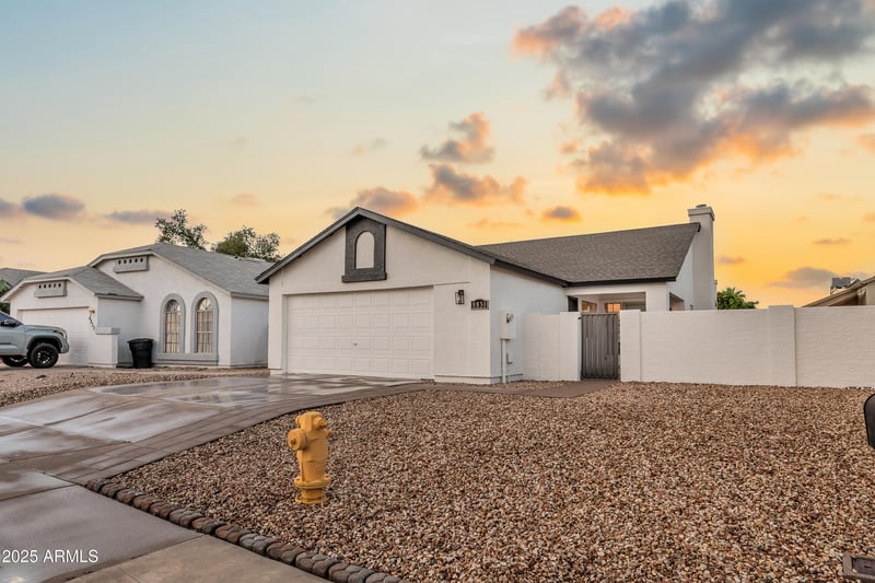 8830 Saint John Rd, Peoria, AZ 85382