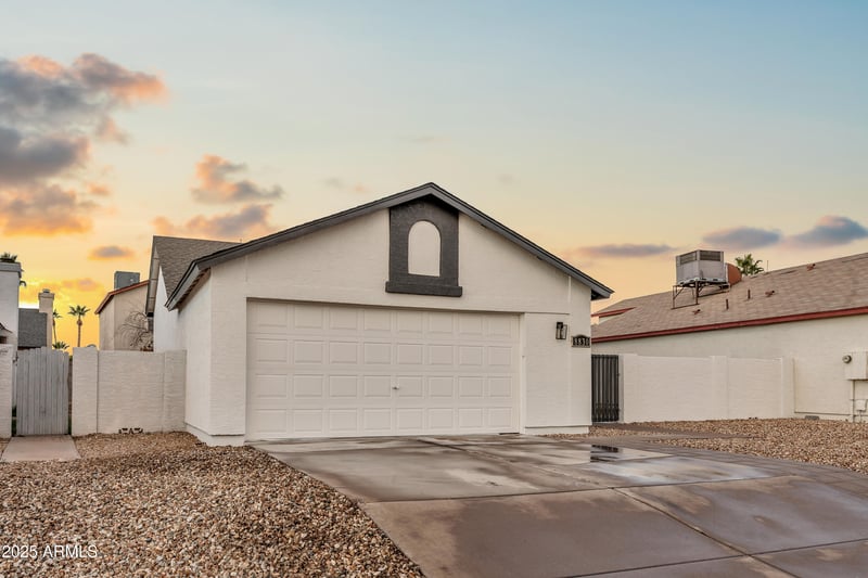 8830 Saint John Rd, Peoria, AZ 85382