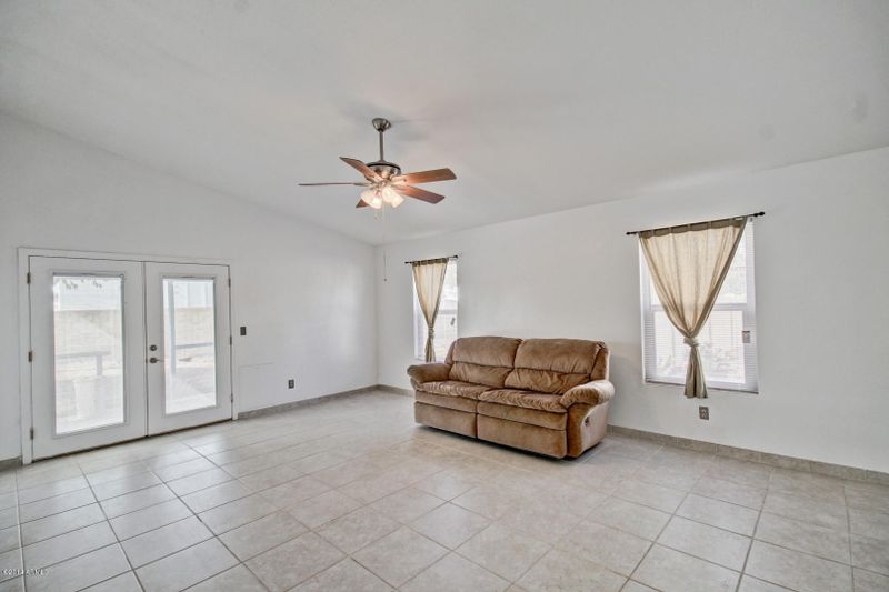 8830 W Amelia Ave, Phoenix, AZ 85037