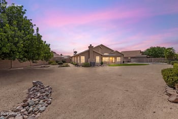 8832 Betty Elyse Ln, Peoria, AZ 85382