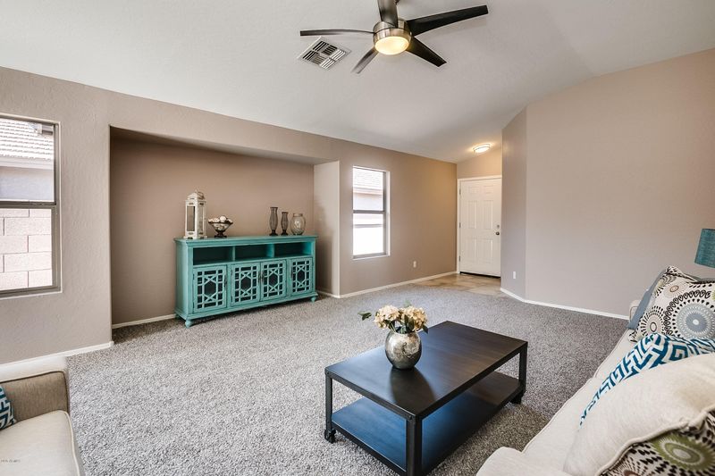 8833 E Colby Cir, Mesa, AZ 85207