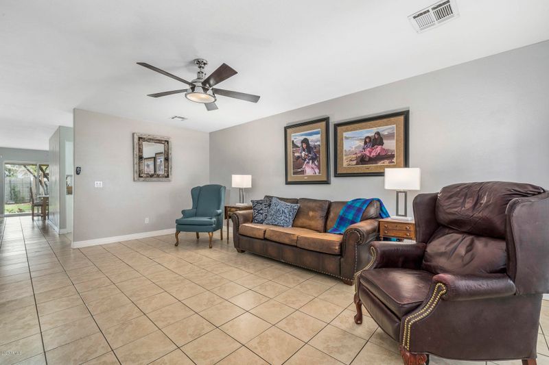 8833 N 2nd Way, Phoenix, AZ 85020