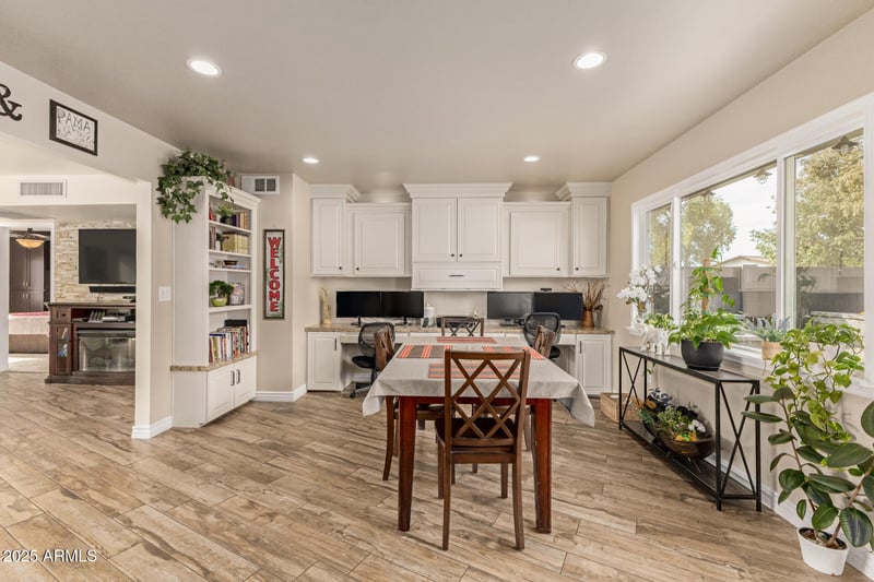 8834 Osborn Rd, Phoenix, AZ 85037