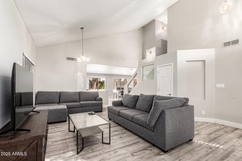 8836 Salter Dr, Peoria, AZ 85382