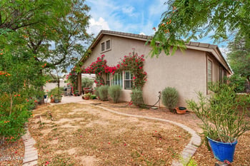 8837 Midway Ave, Glendale, AZ 85305