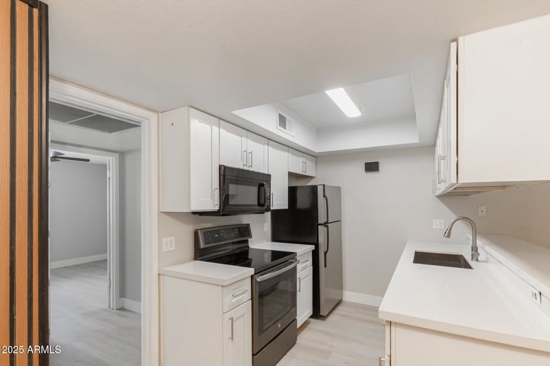 8838 8th St #B12, Phoenix, AZ 85020