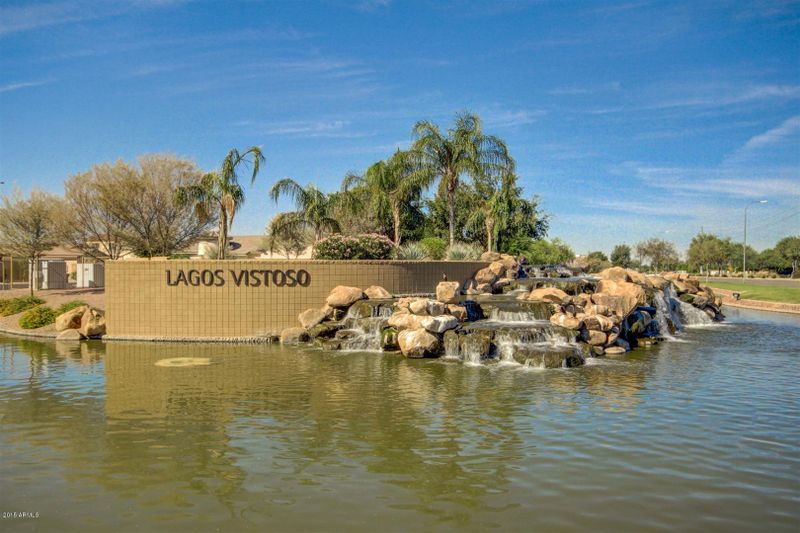 884 E Cherry Hills Dr, Chandler, AZ 85249