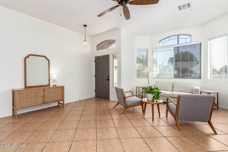 884 Jacob St, Gilbert, AZ 85296