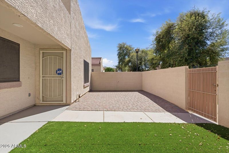 8840 N 47th Dr, Glendale, AZ 85302