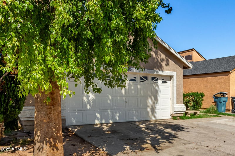 8842 Vale Dr, Phoenix, AZ 85037