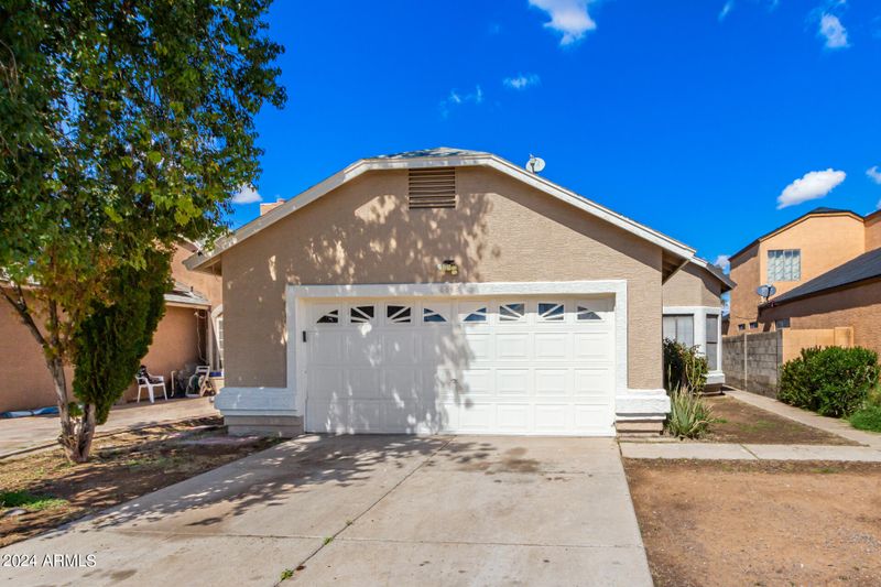 8842 W Vale Dr, Phoenix, AZ 85037