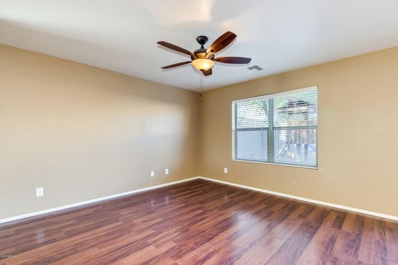 8846 E Posada Ave, Mesa, AZ 85212