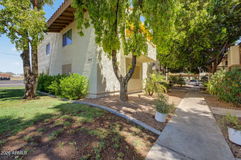 8847 N 8th St #101, Phoenix, AZ 85020