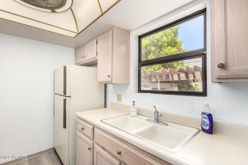 8847 N 8th St #208, Phoenix, AZ 85020