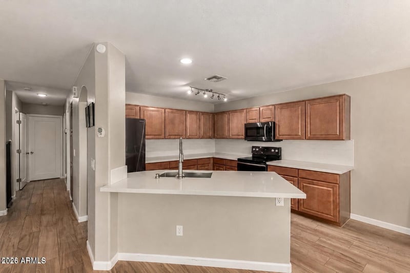 885 Lakeview Dr, San Tan Valley, AZ 85143