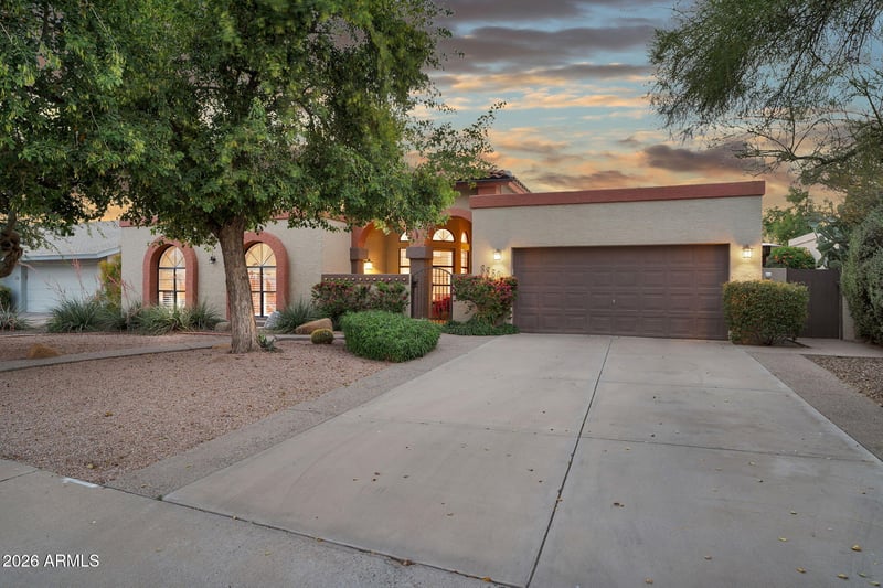 8850 S Los Feliz Dr, Tempe, AZ 85284