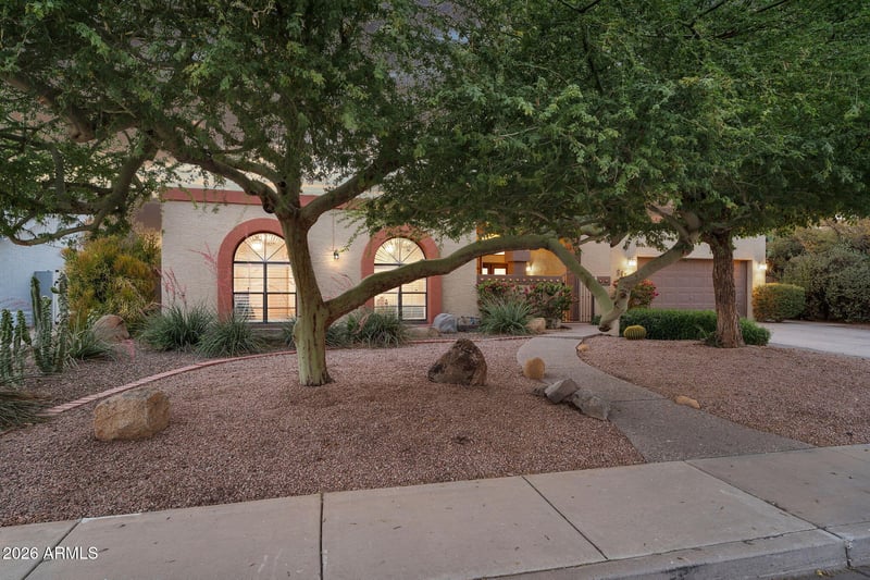 8850 S Los Feliz Dr, Tempe, AZ 85284