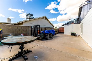 8851 Keim Dr, Glendale, AZ 85305