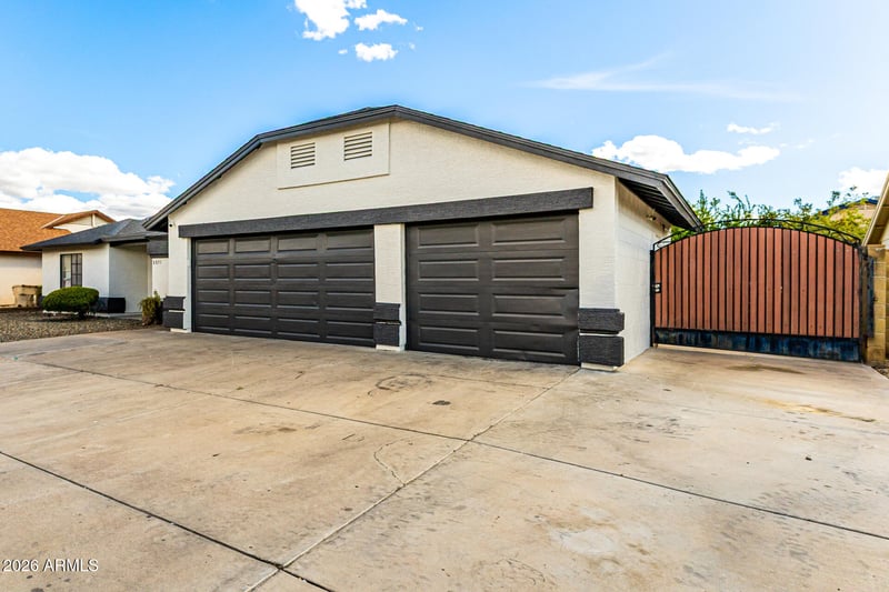 8851 Keim Dr, Glendale, AZ 85305