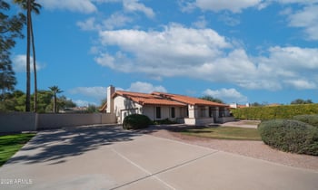8852 Lakeshore Dr, Tempe, AZ 85284