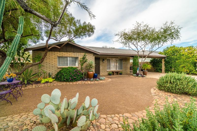 8852 N 13th St, Phoenix, AZ 85020