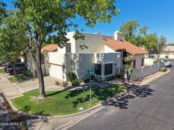 8852 Taylor Dr, Tempe, AZ 85284